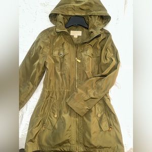 MICHAEL MICHAEL KORS WOMEN'S OLIVE GREEN CINCH WAIST PARKA  100% Polyester